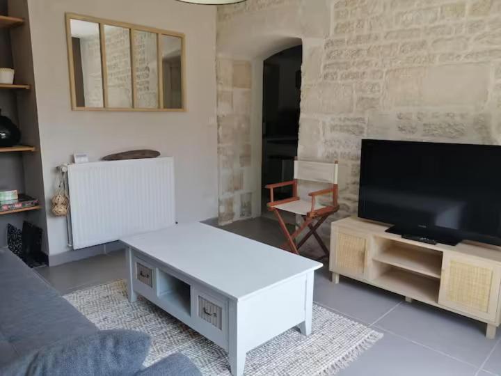 Jolie Maison De Ville Avec Un Exterieur Au Calme - Les Dragons De La Chamoiserie Niort Exterior photo